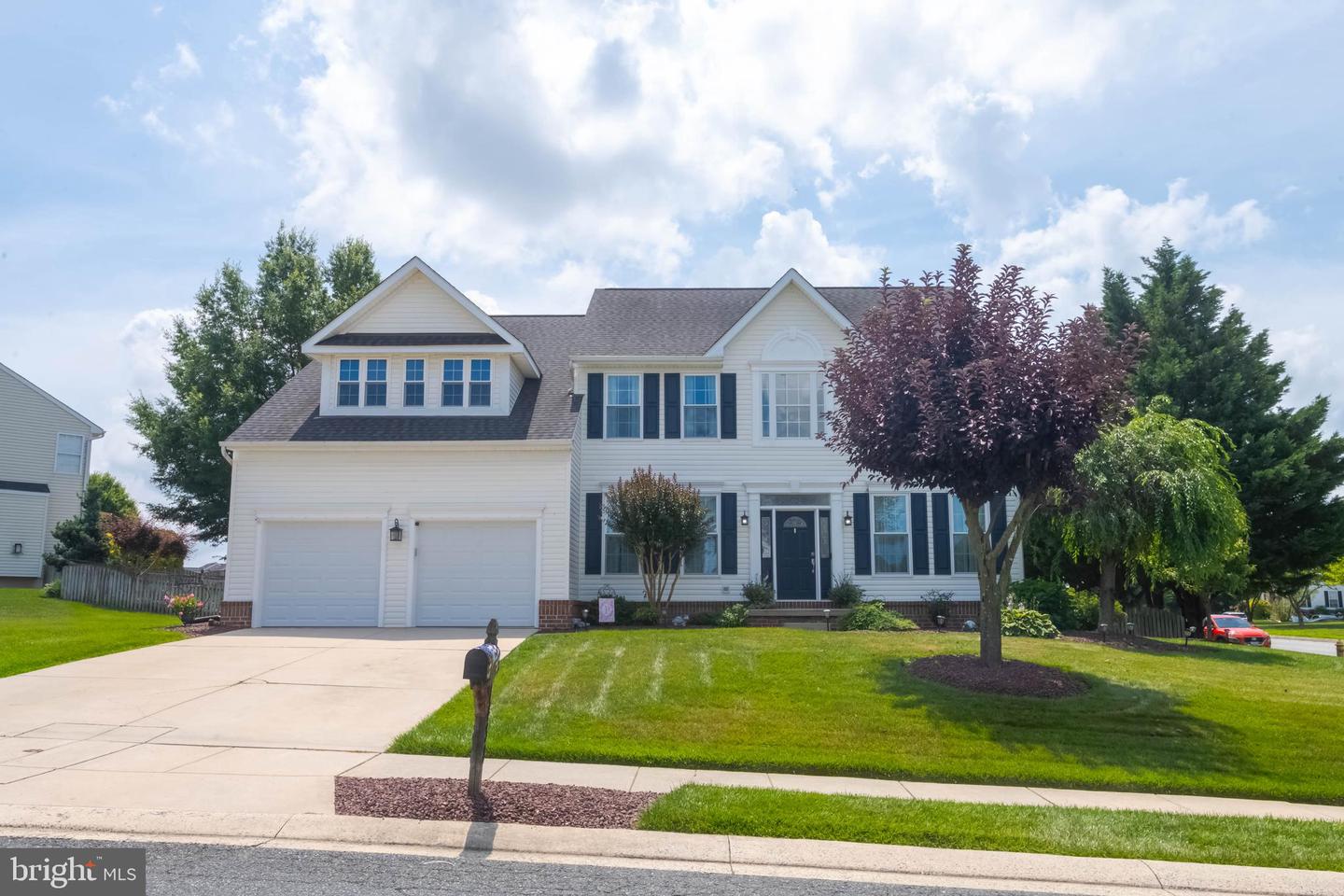 1438 Moonshadow Road