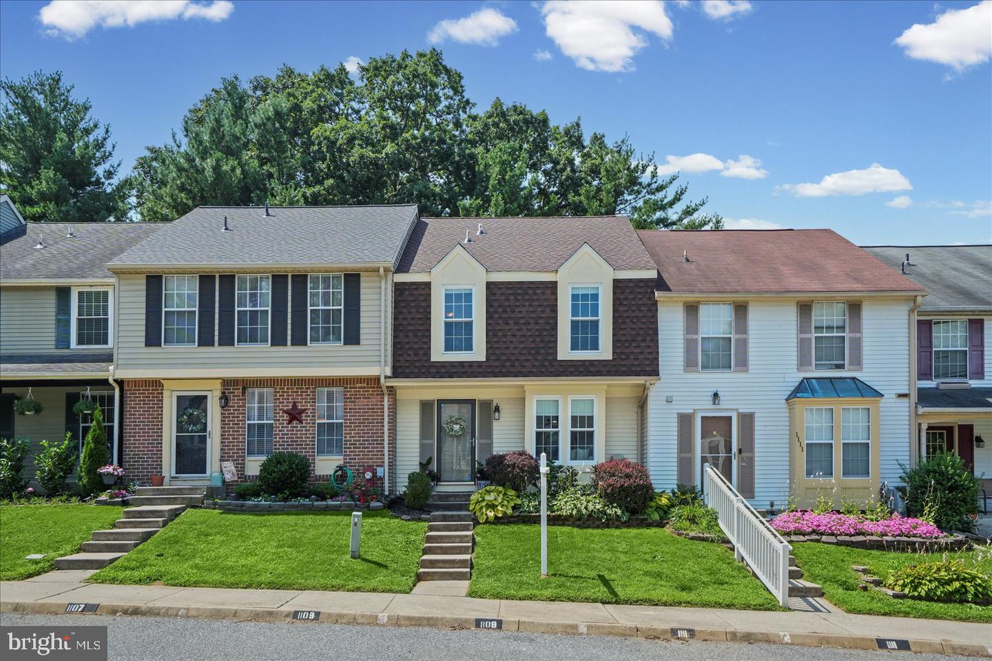 1109 Oakwood Lane
