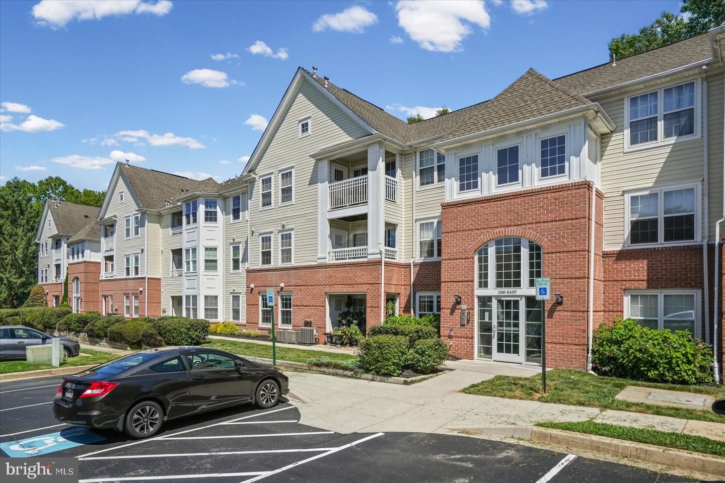 1310 Sheridan Place #27