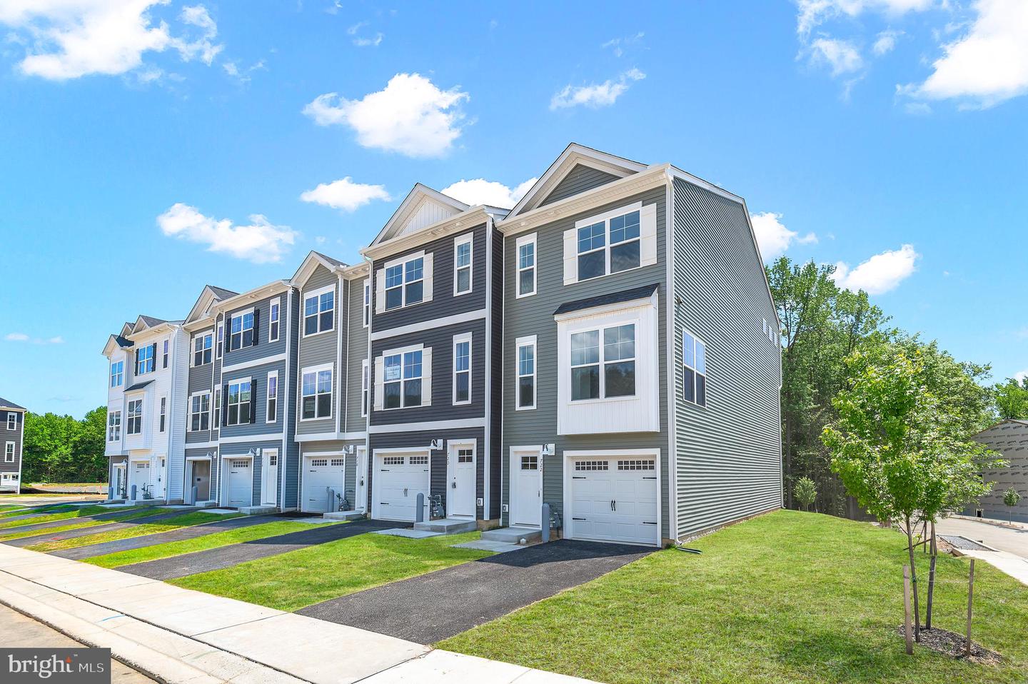 714 Bur Oak Court