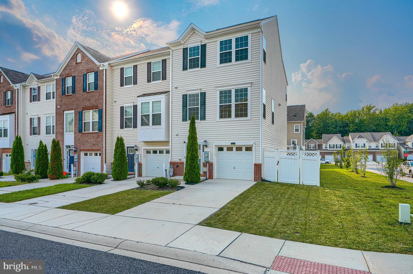 542 Calvert Way
