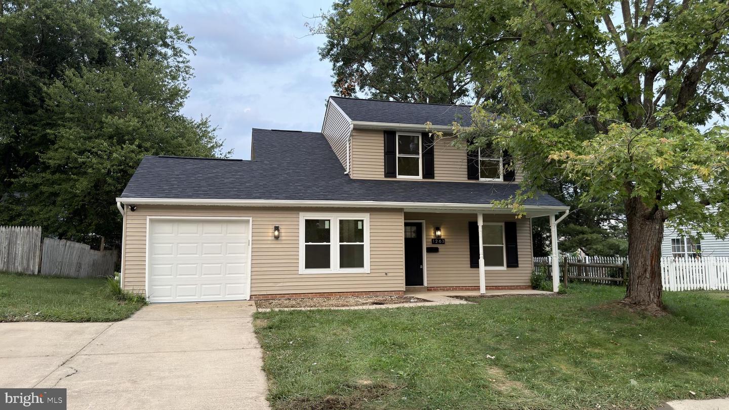 1263 Courtney Lane