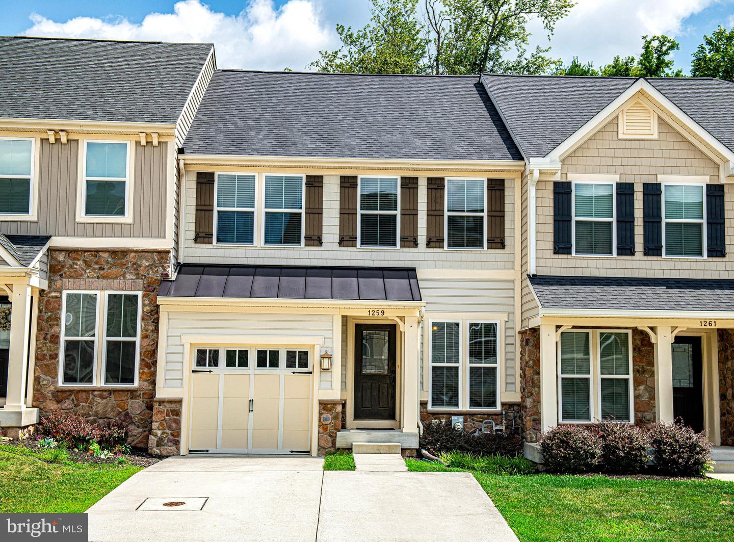 1259 Colonnade Lane
