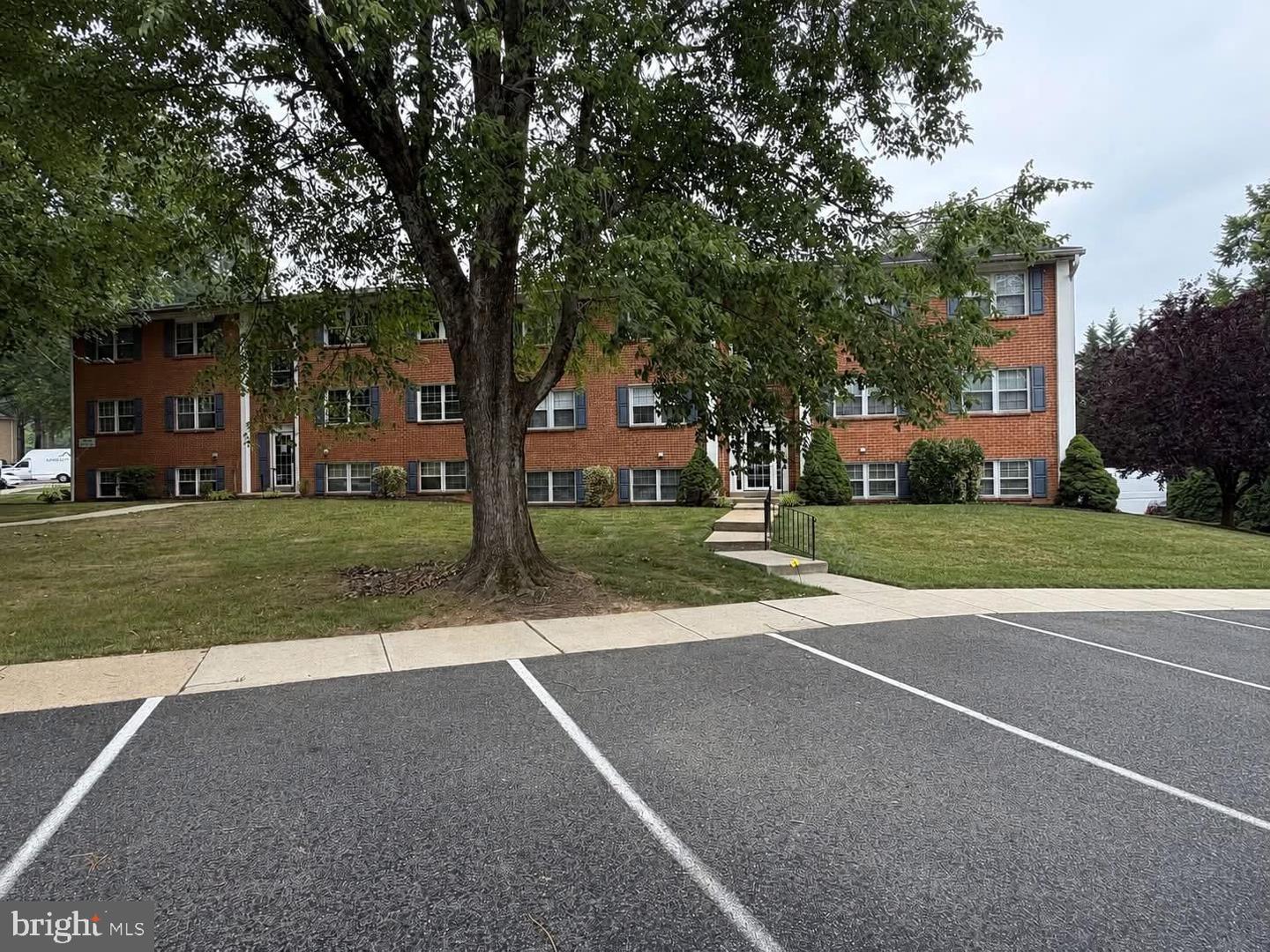 242 Crocker Drive #242-E