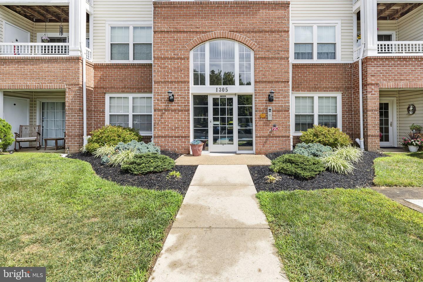 1305 Sheridan Place