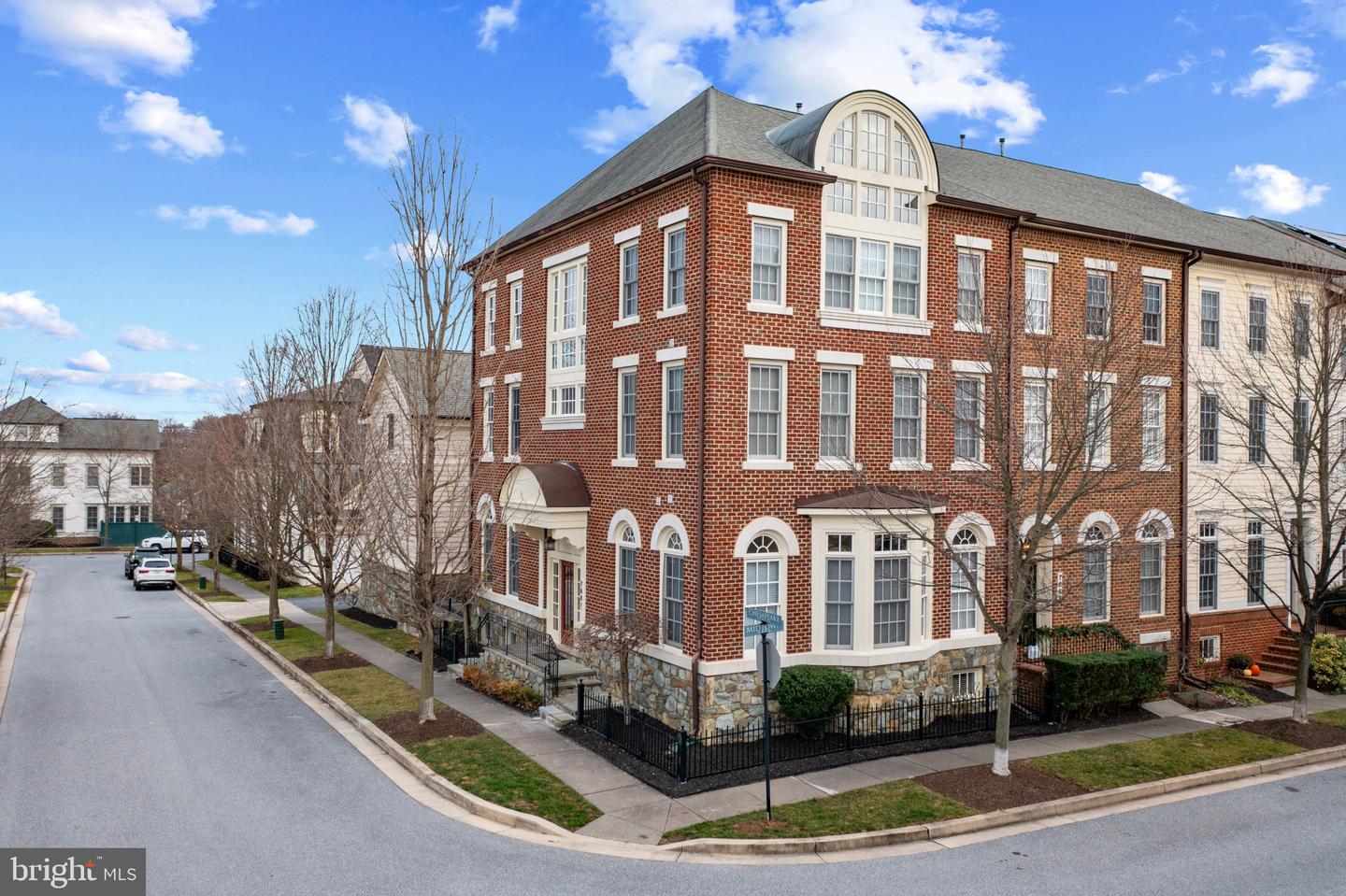 7661 Midtown Road, Fulton