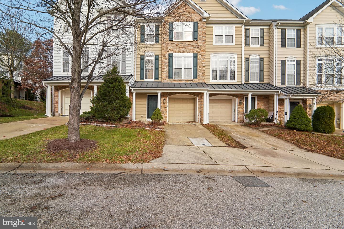 8460 Charmed Days, Laurel