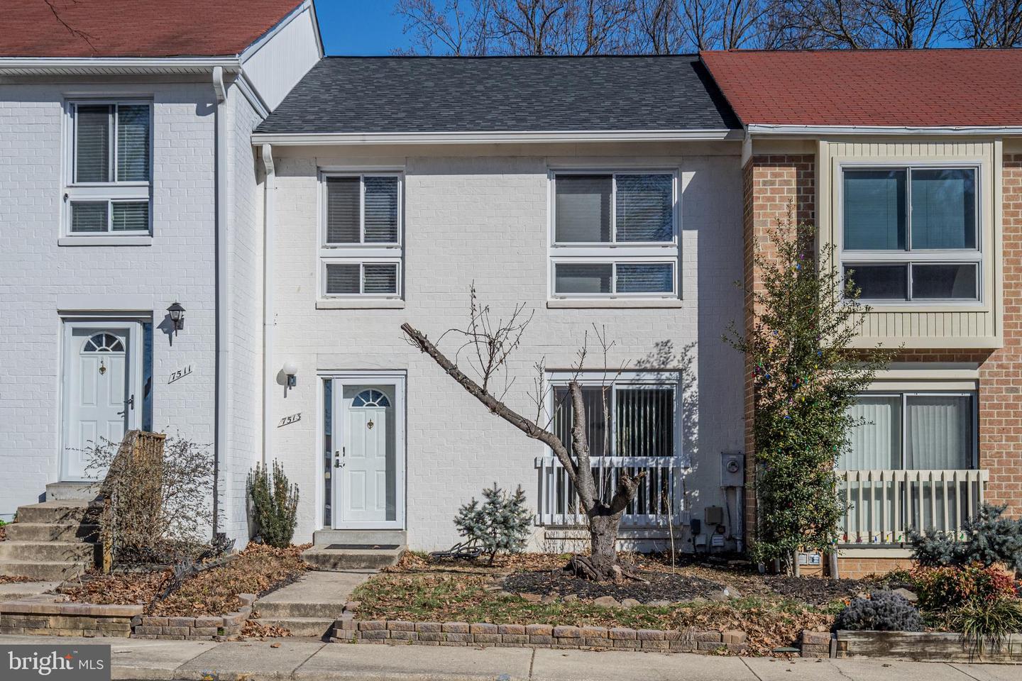 7513 Broken Staff, Columbia