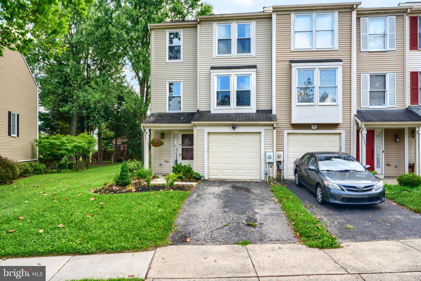 6321 Early Red Court, Columbia