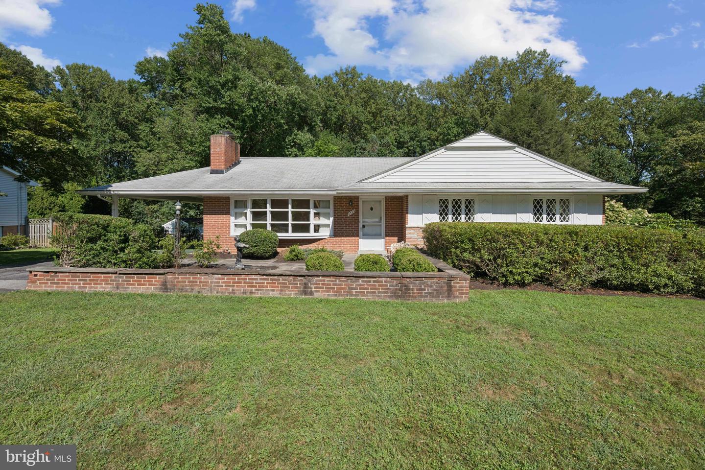6553 Carlinda Avenue, Columbia