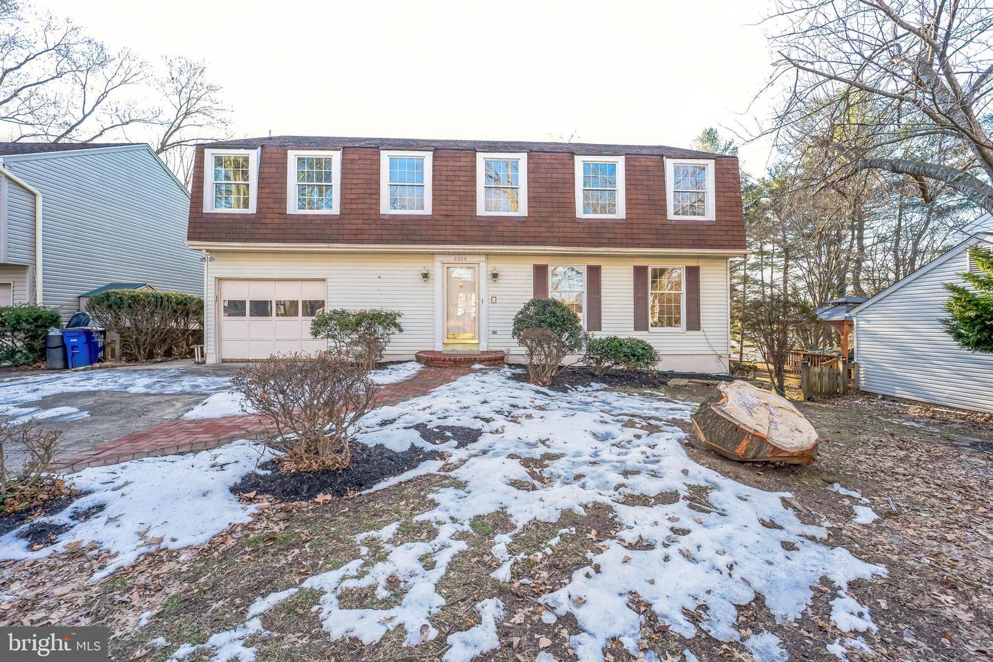 6394 Tawny Bloom, Columbia