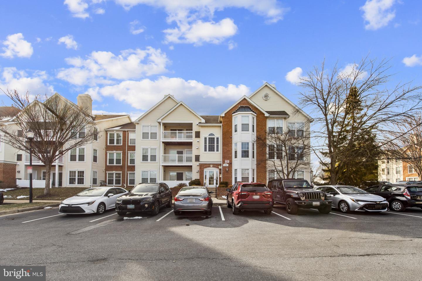 5930 Millrace Court #f302, Columbia