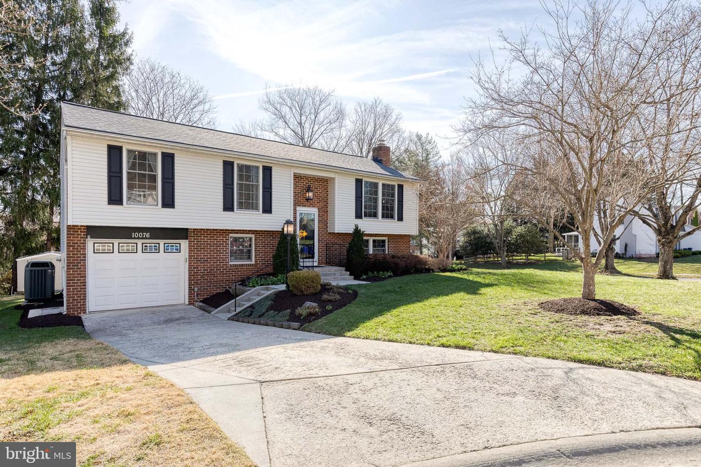 10076 Shaker Drive, Columbia