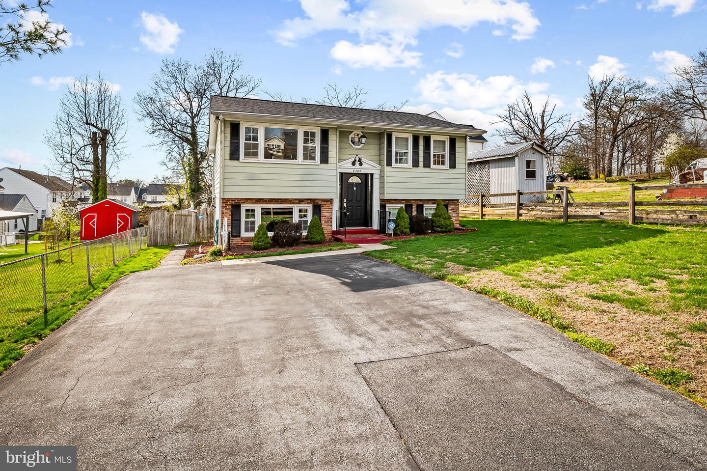 9382 N Laurel Road, Laurel