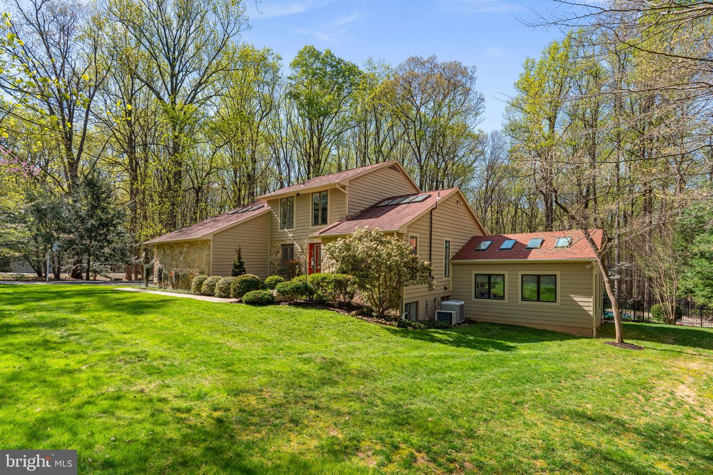 7310 Meadow Wood Way, Clarksville