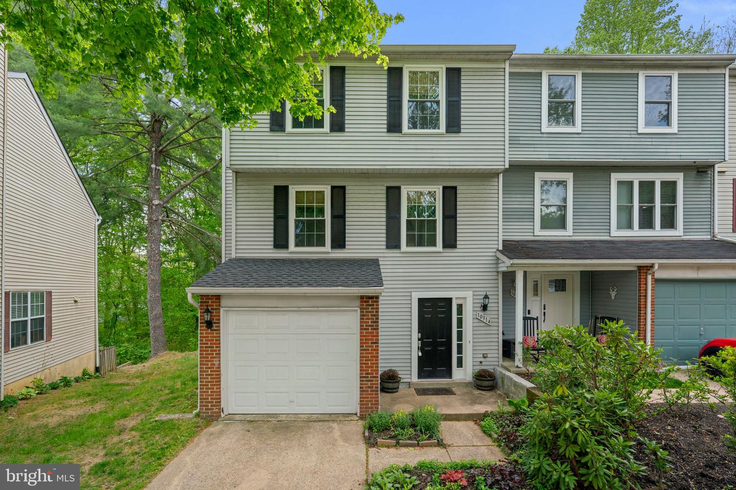 10314 College Square, Columbia
