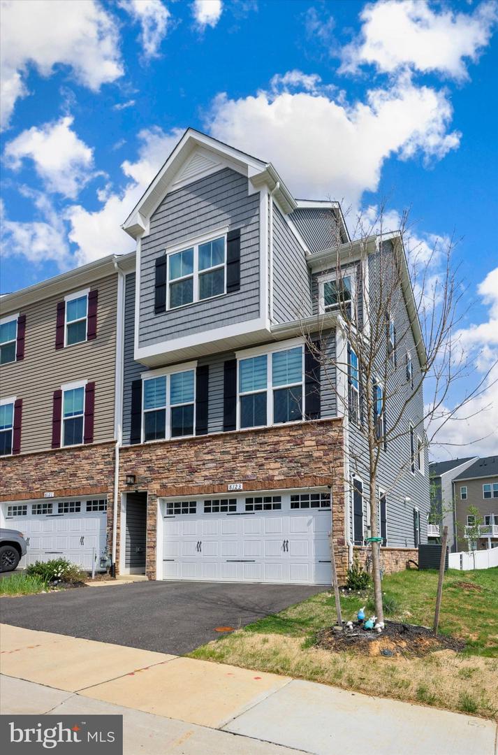 8123 Primrose Lane, Laurel