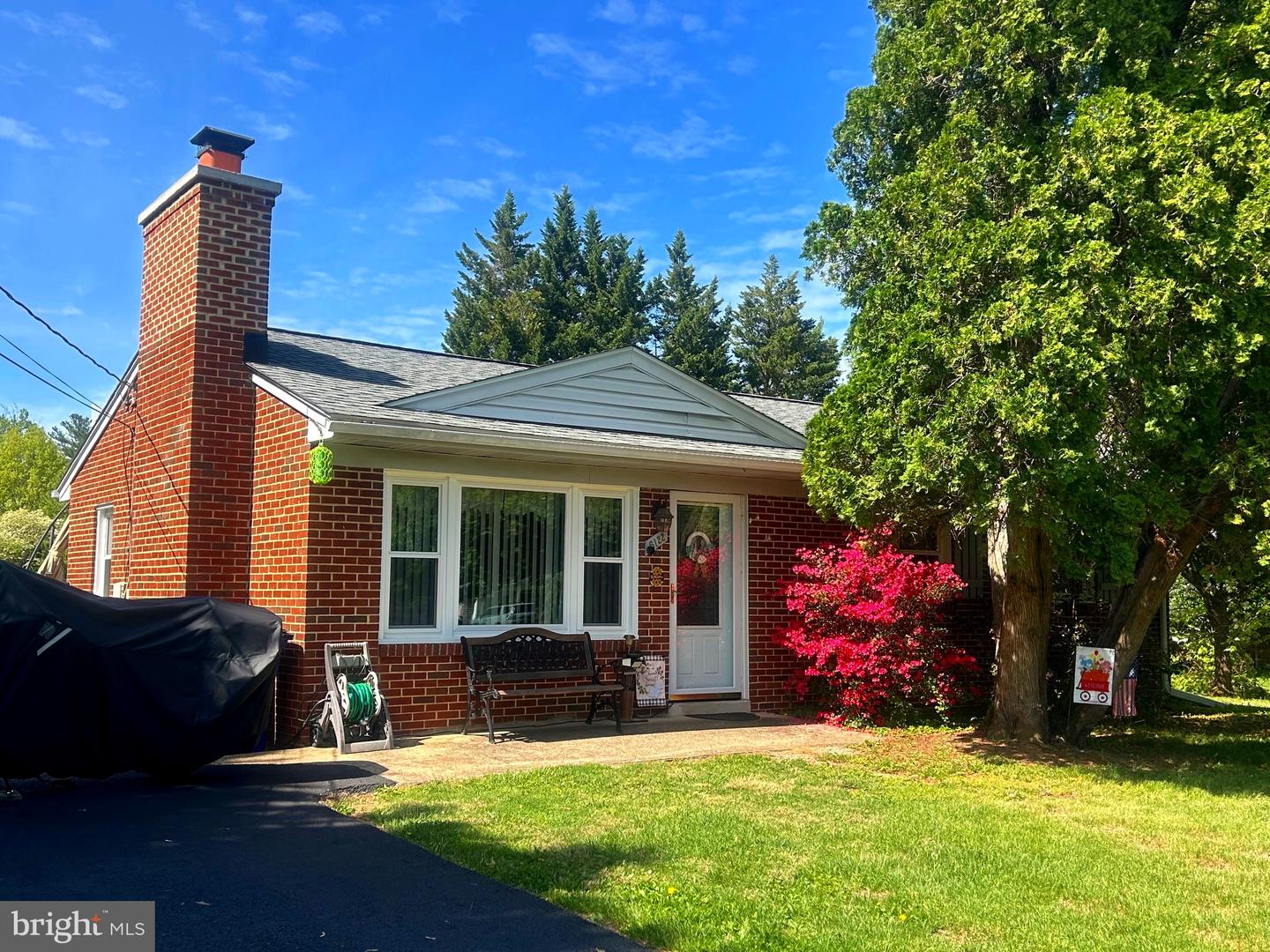 6122 Thompson Drive