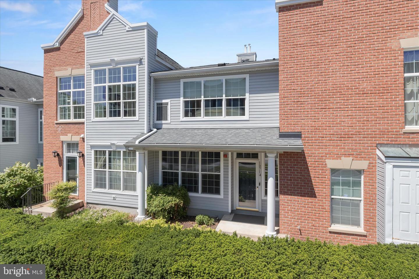 10714 Symphony Way E #206