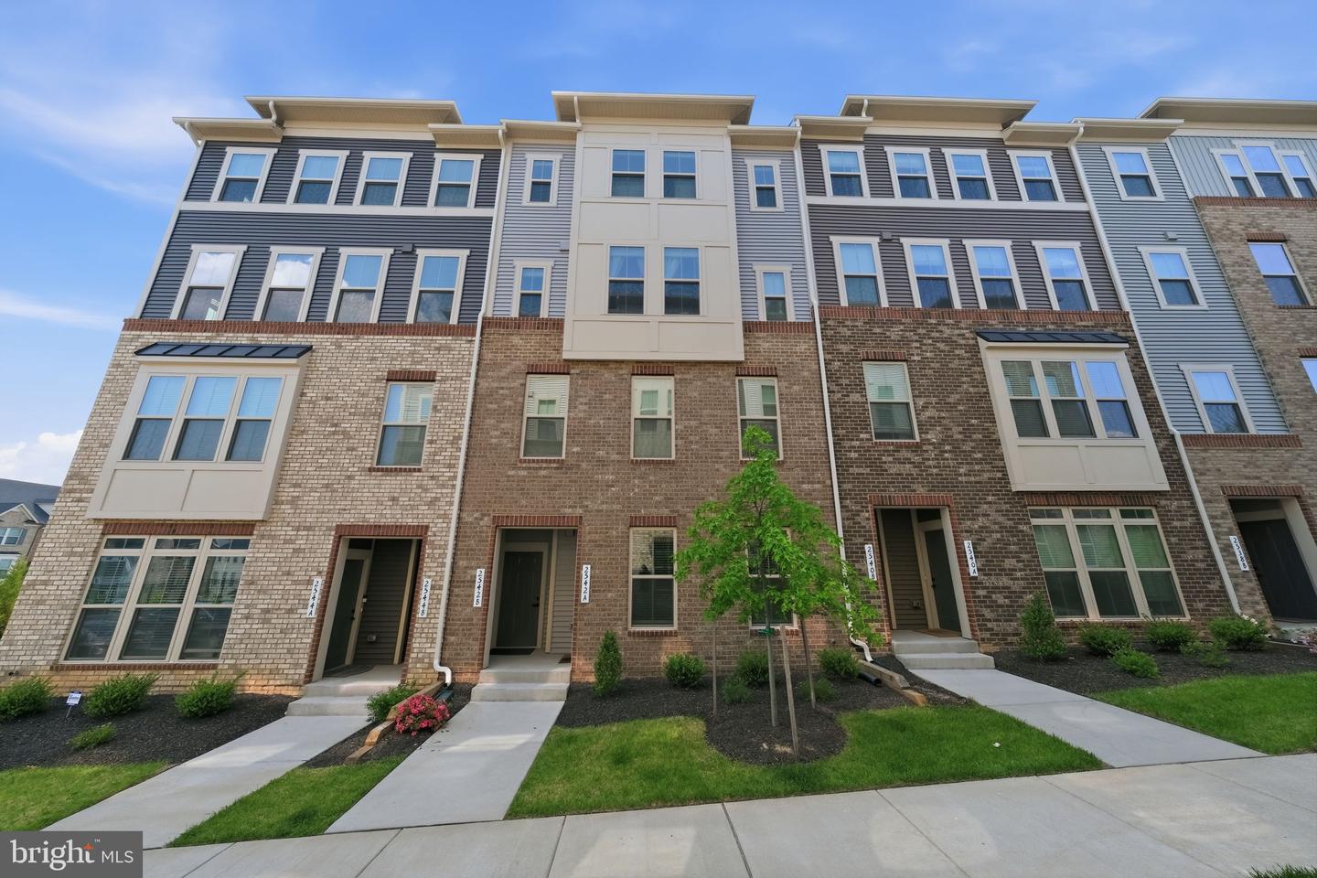 2542 Verona Pl # B