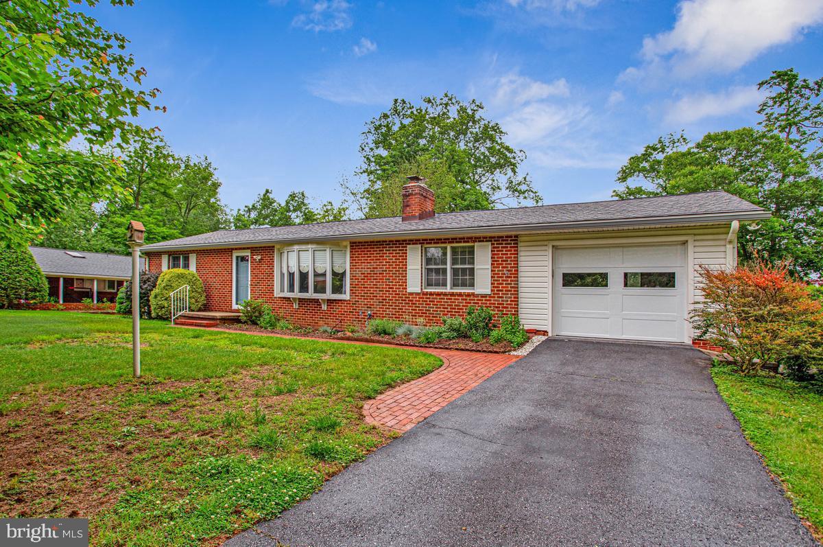 6721 Pine Drive, Columbia