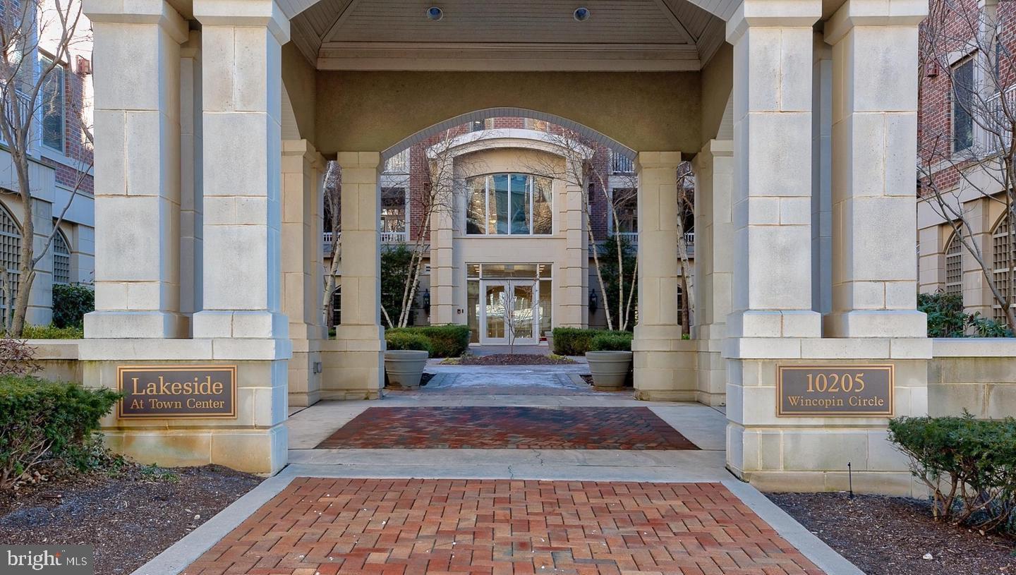 10205 Wincopin Circle #302