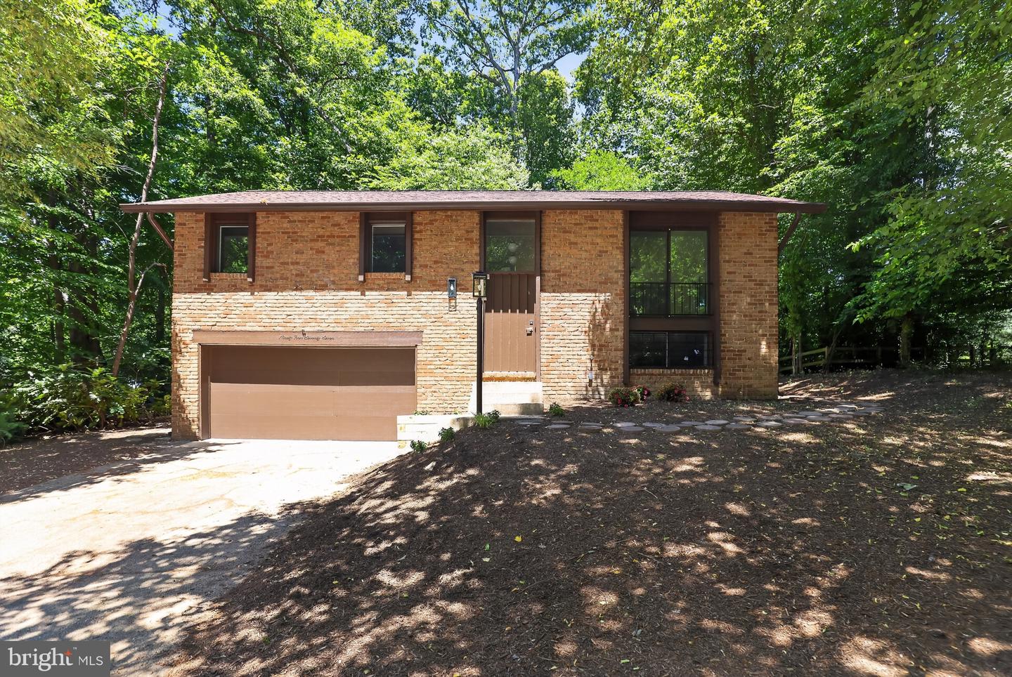 9477 Battler Court, Columbia