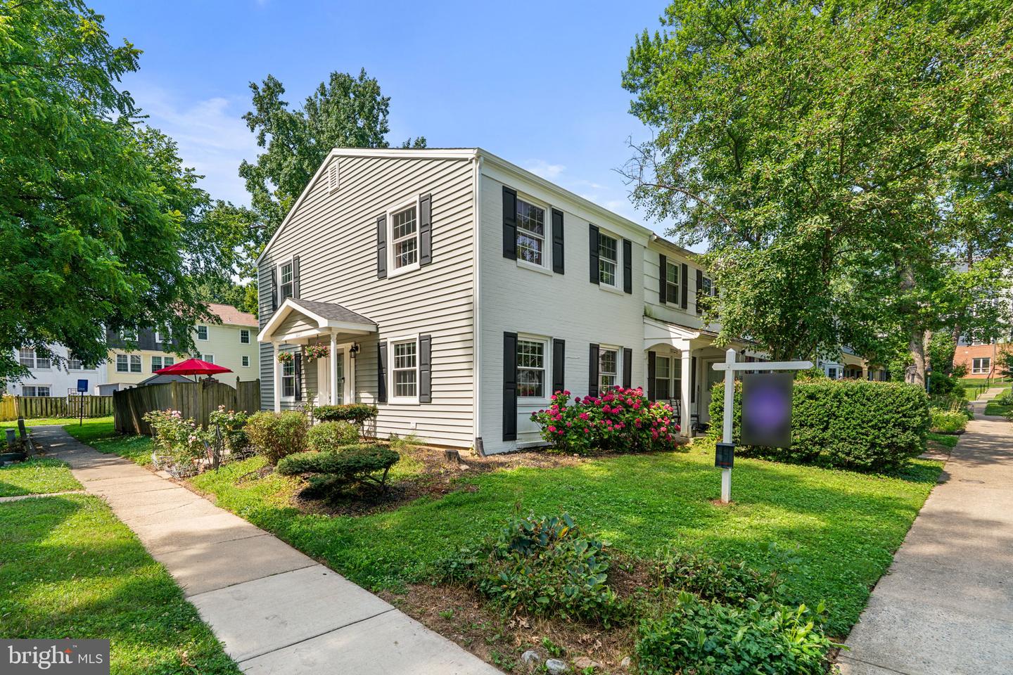 5527 Green Dory Lane