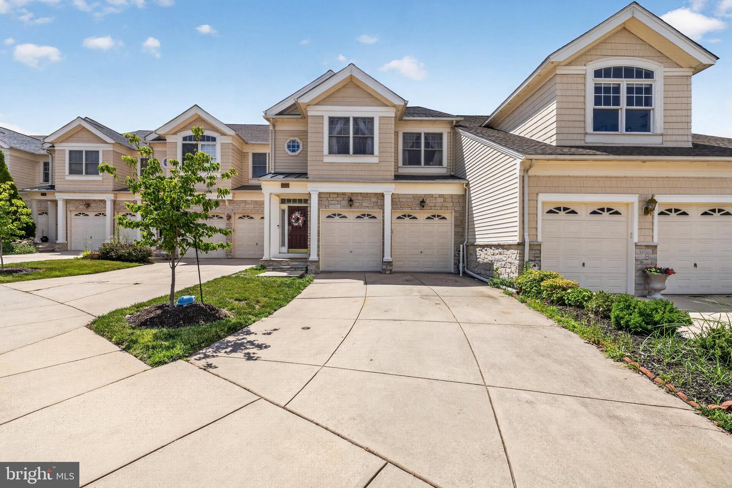 8702 Timber Oak Lane