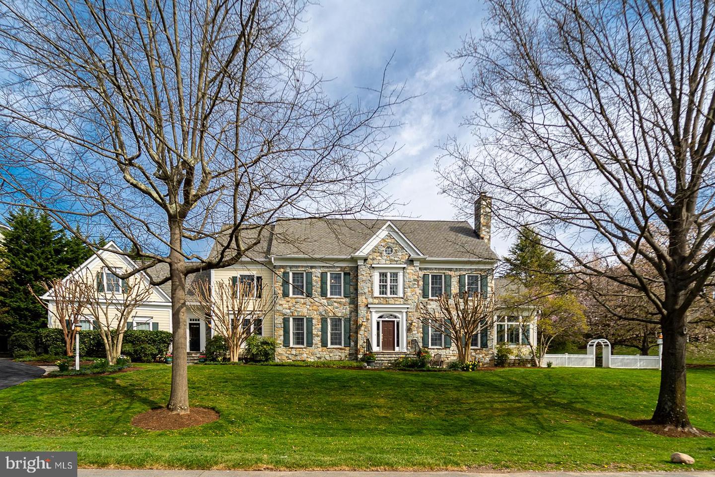 9824 Carmelita Drive, Potomac