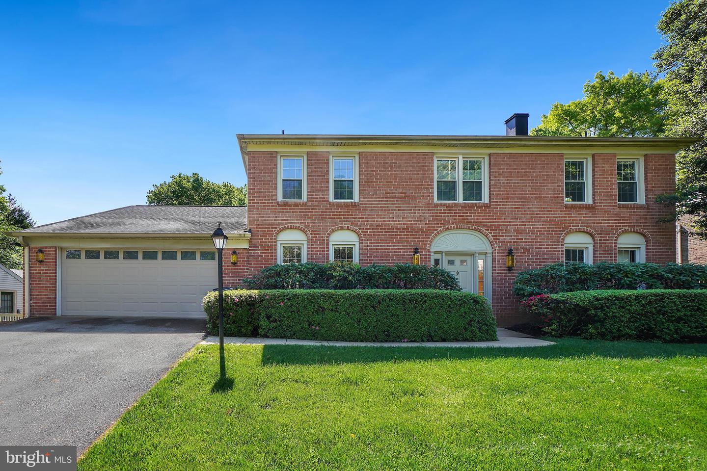 12 Halifax Court, Rockville