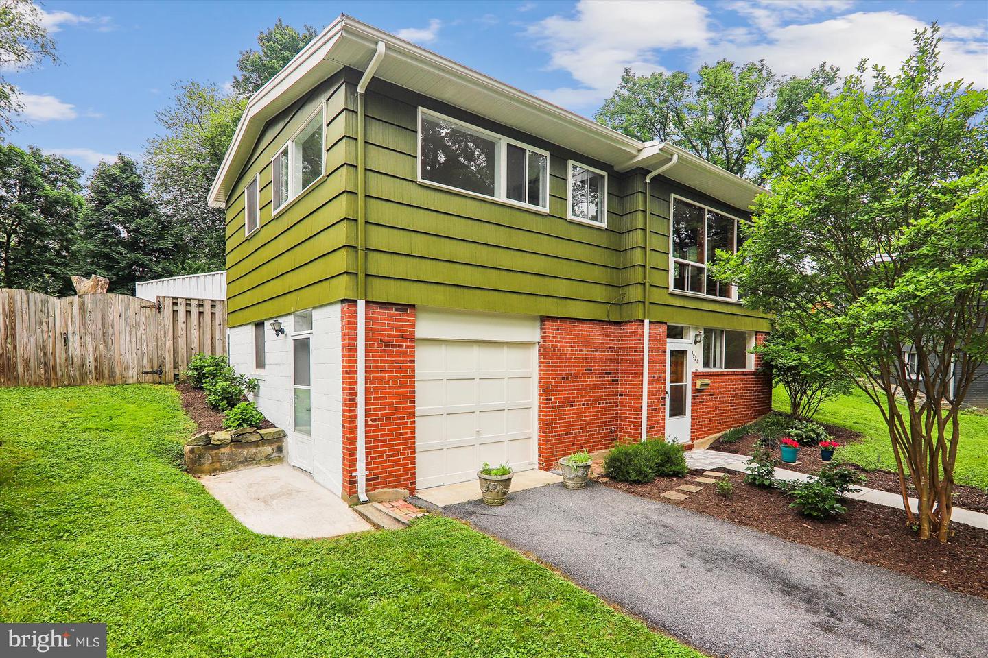 3920 Denfeld Court, Kensington