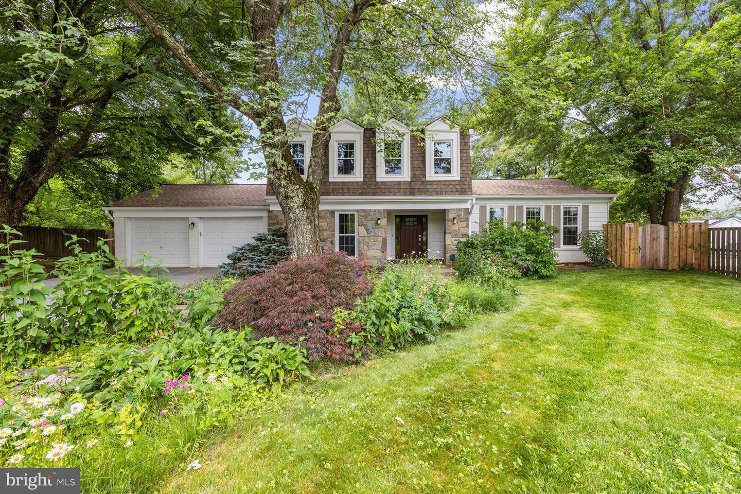 5 Crestview Court, Potomac