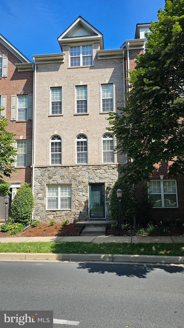 537 Girard Street, Gaithersburg