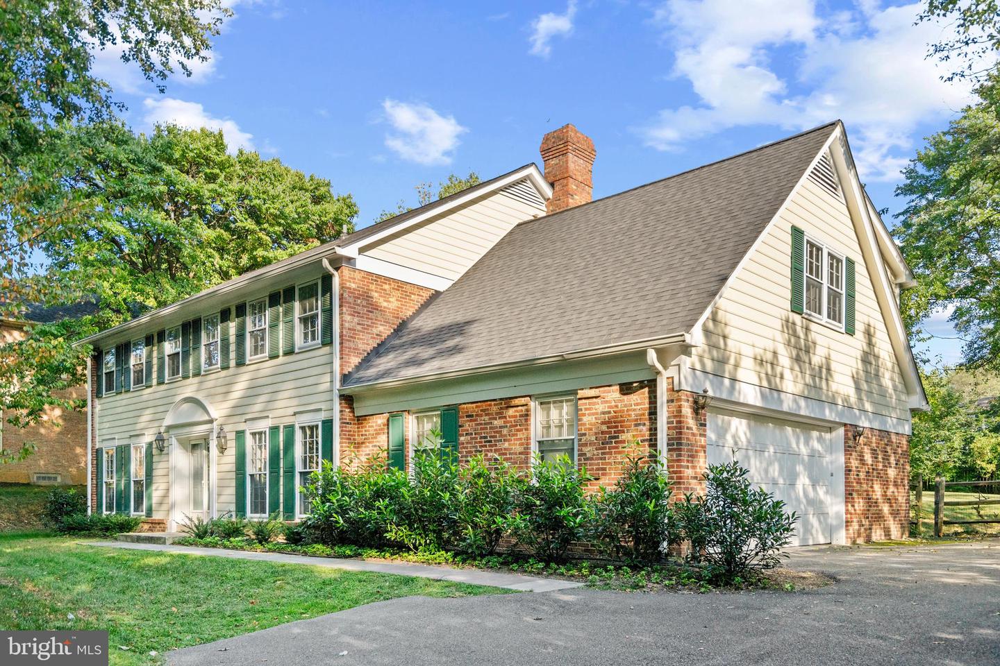 9705 Hall Road, Potomac