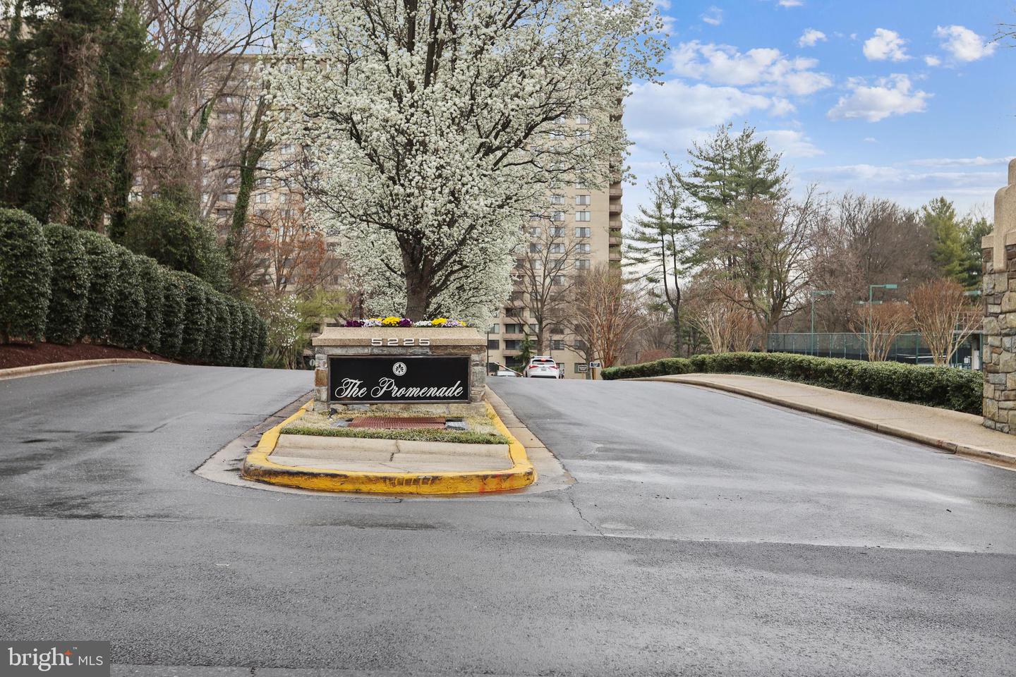 5225 Pooks Hill Road #525s, Bethesda