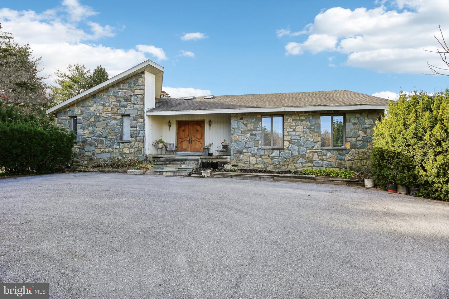 1170 Ridge Rd, Mount Airy