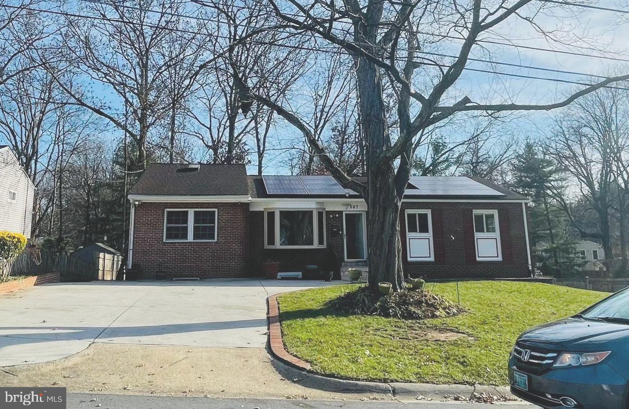 207 Oakton Road, Gaithersburg