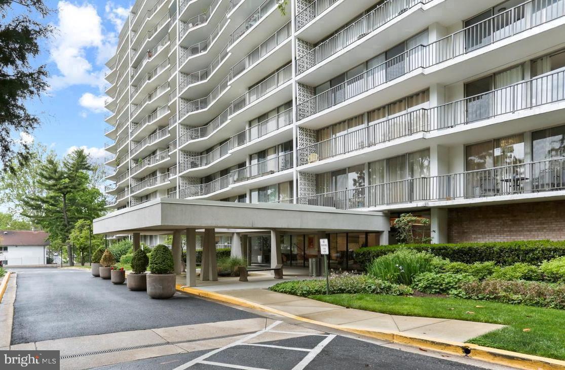 3333 University Boulevard W #211, Kensington