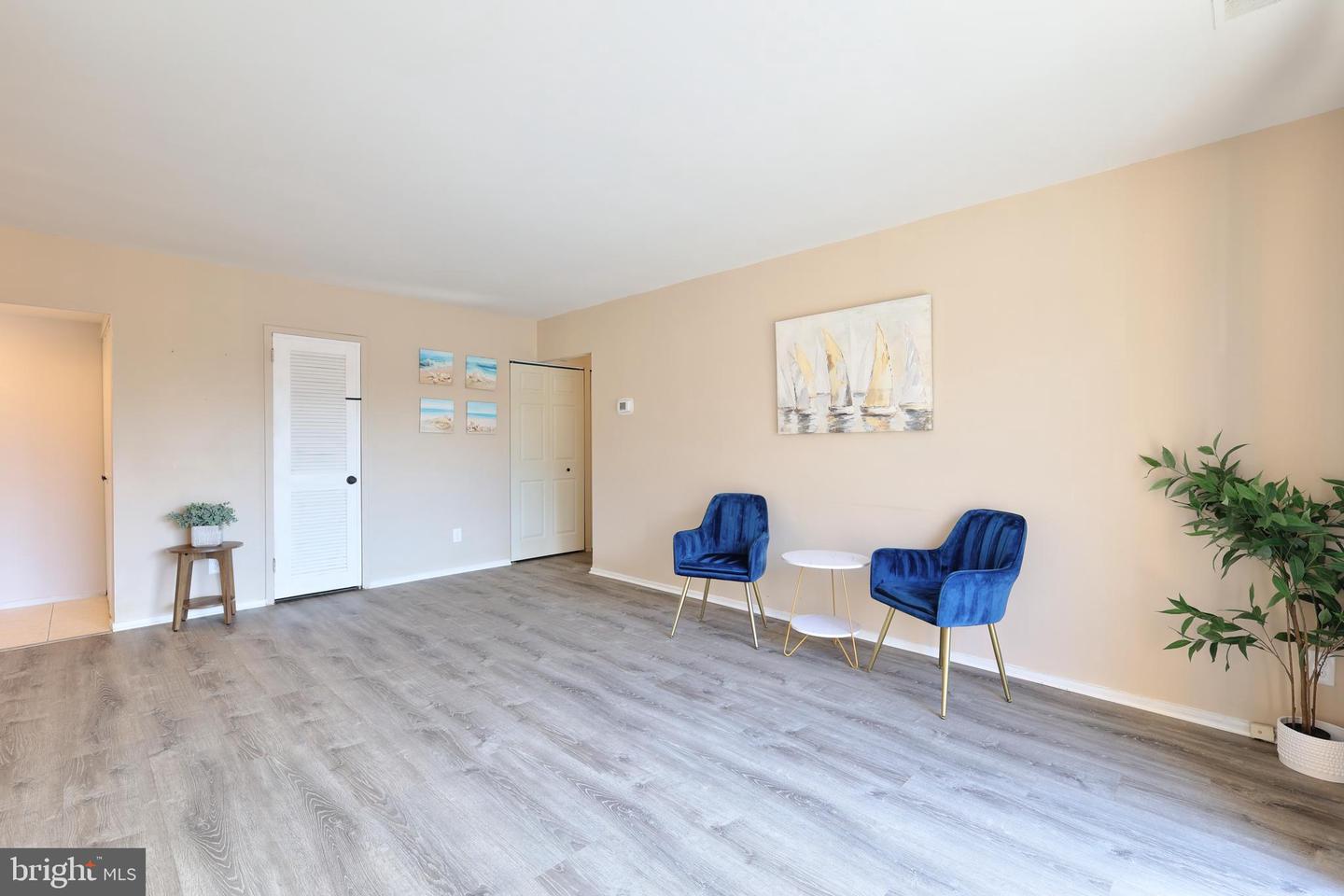 19301 Club House Road #302, Gaithersburg