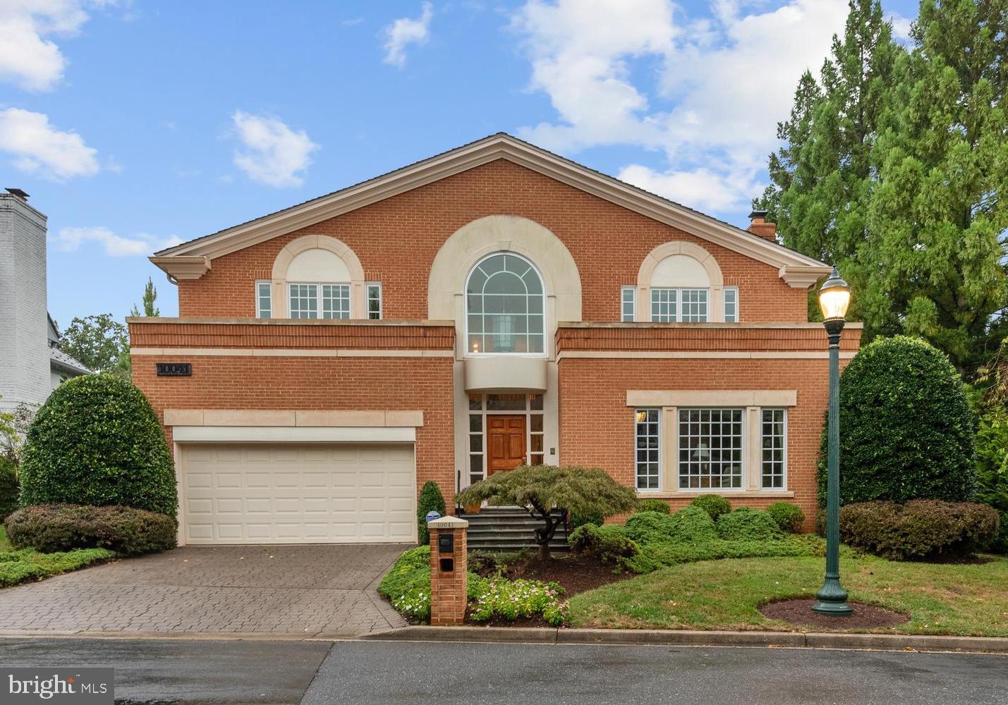 10041 Chartwell Manor Court, Potomac
