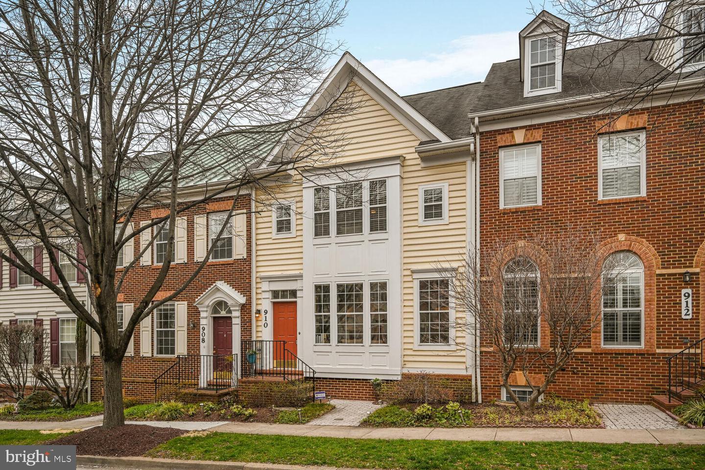910 Reserve Champion Drive, Rockville