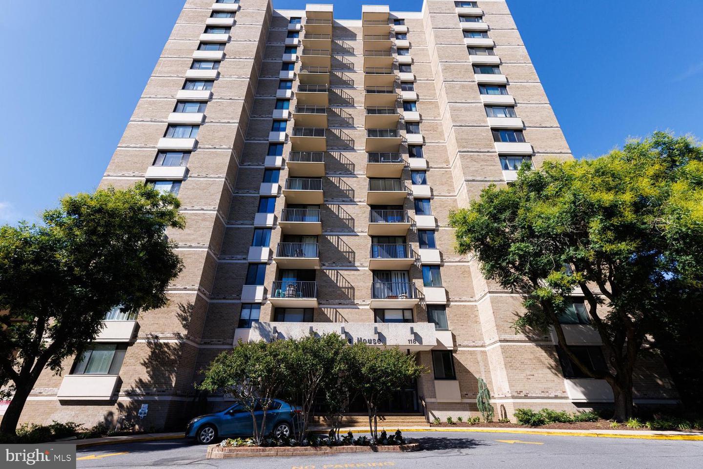 118 Monroe Street #1206, Rockville