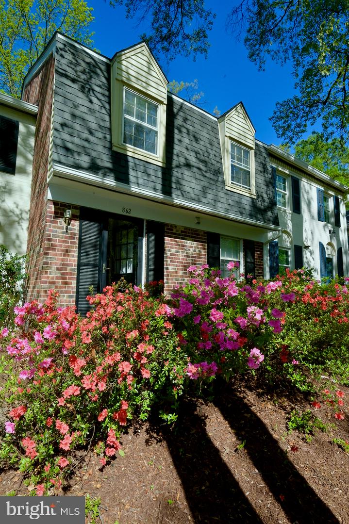 862 Azalea Drive #20-862, Rockville