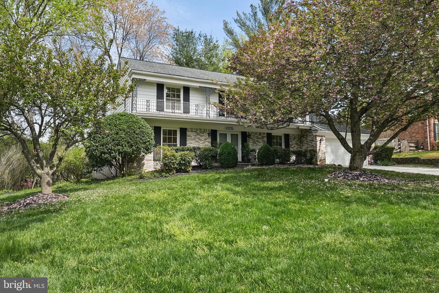 12721 Huntsman Way, Potomac