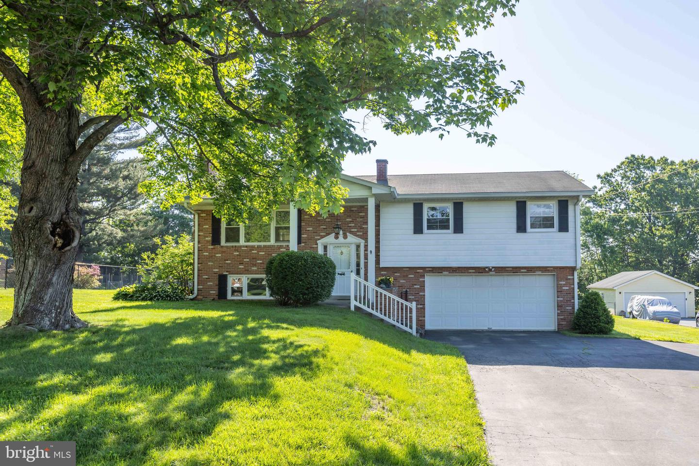 25501 Jarl Drive, Gaithersburg