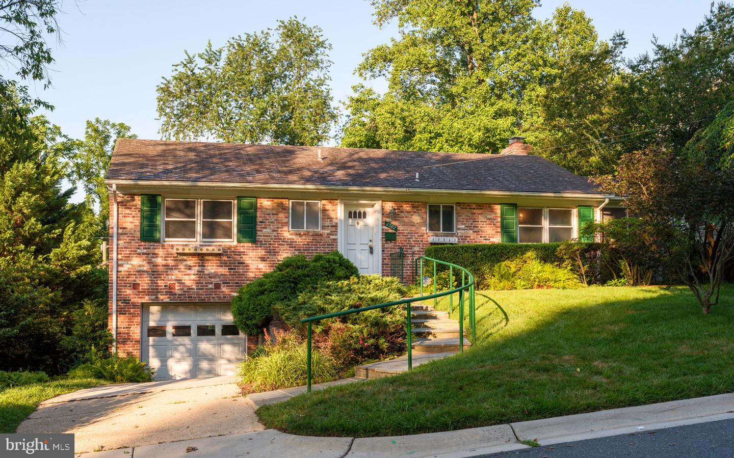 6502 Brookes Hill Court, Bethesda