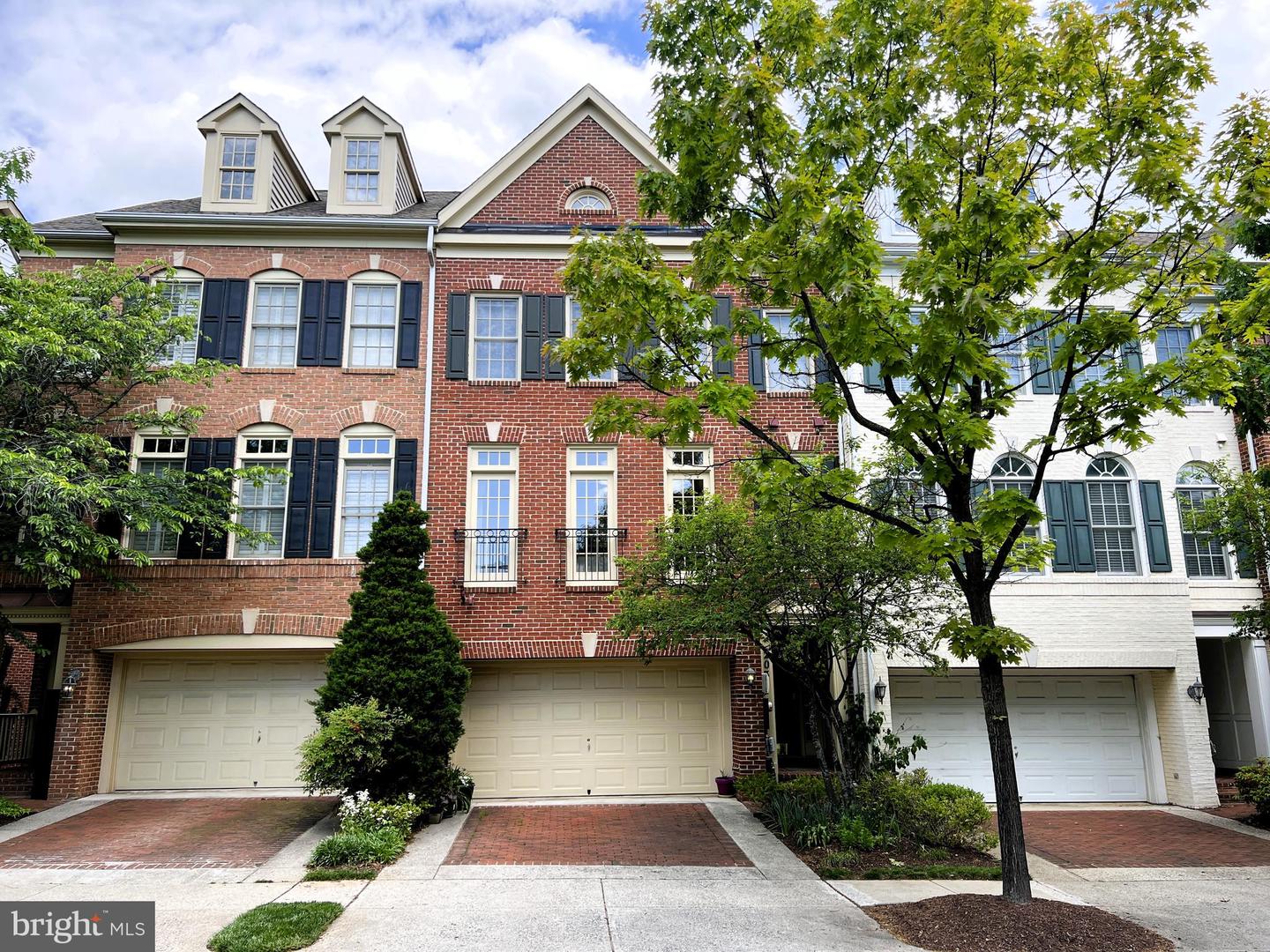 203 Oak Knoll Terrace, Rockville