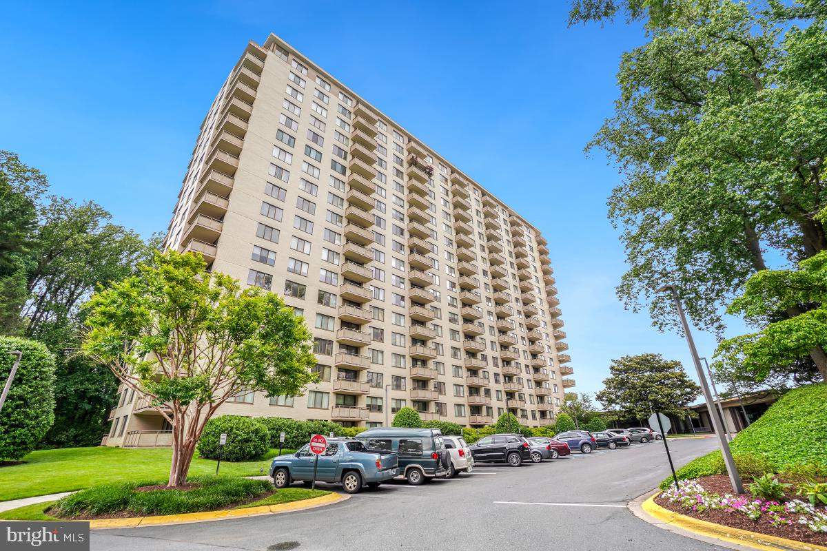 5225 Pooks Hill Road #520n, Bethesda