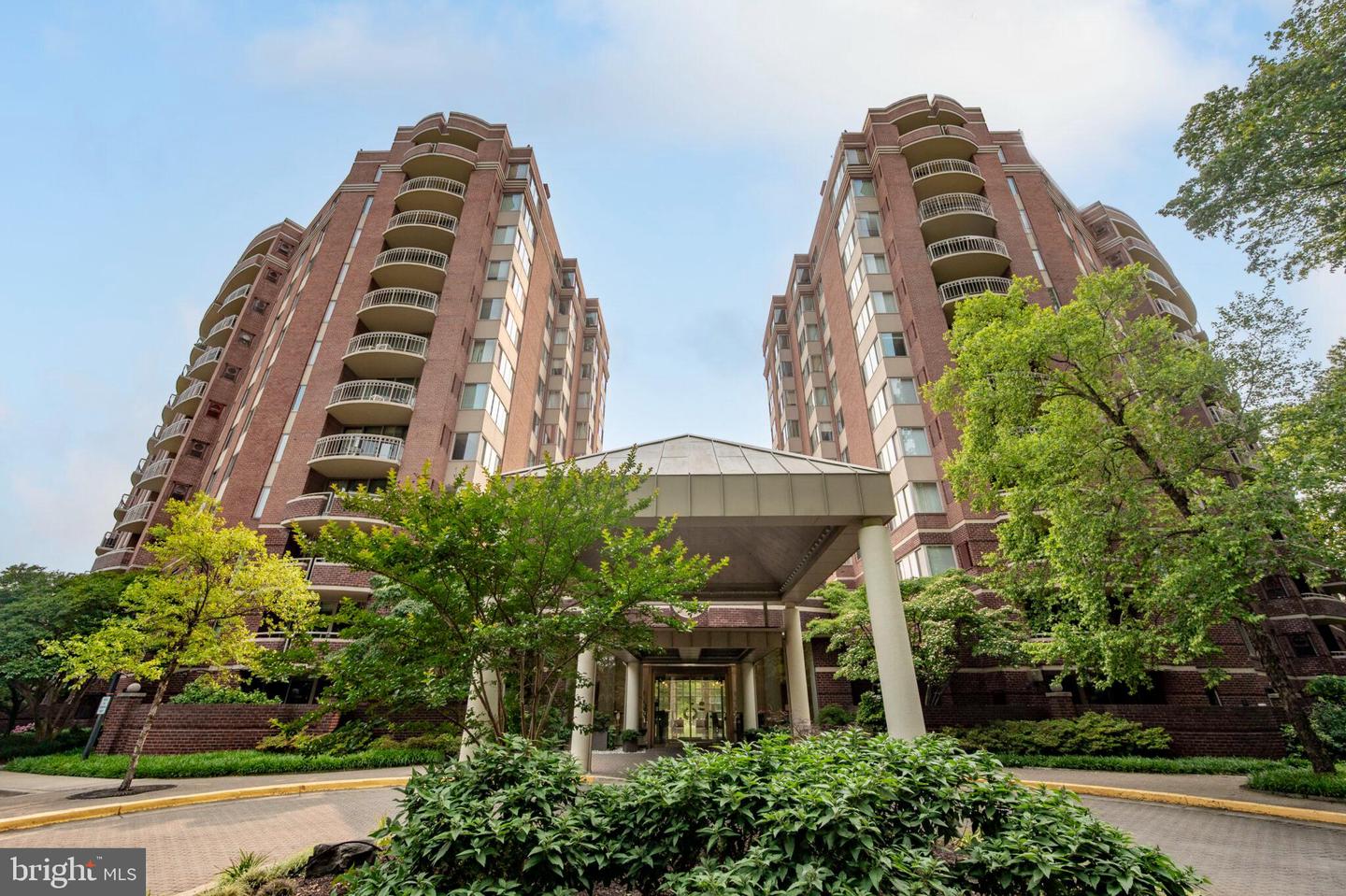 5802 Nicholson Lane #2-702, Rockville